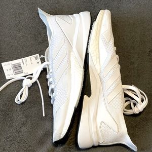 NWT Adidas running shoe